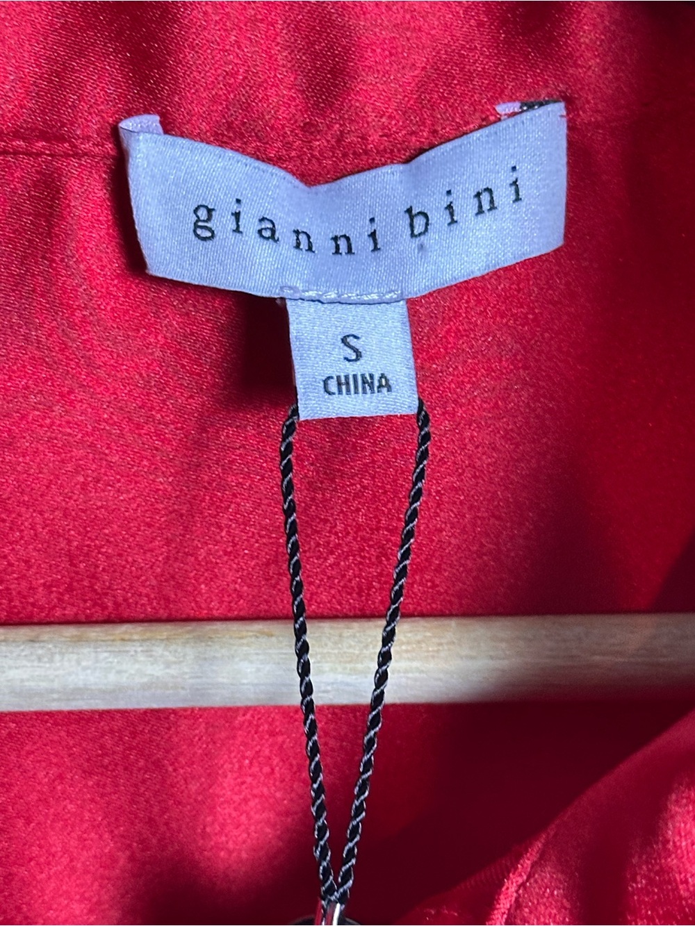 Gianni Bini Red Cherry Satin Button-Down Long Sleeves Shirt Satin Oversized - Picture 5 of 11
